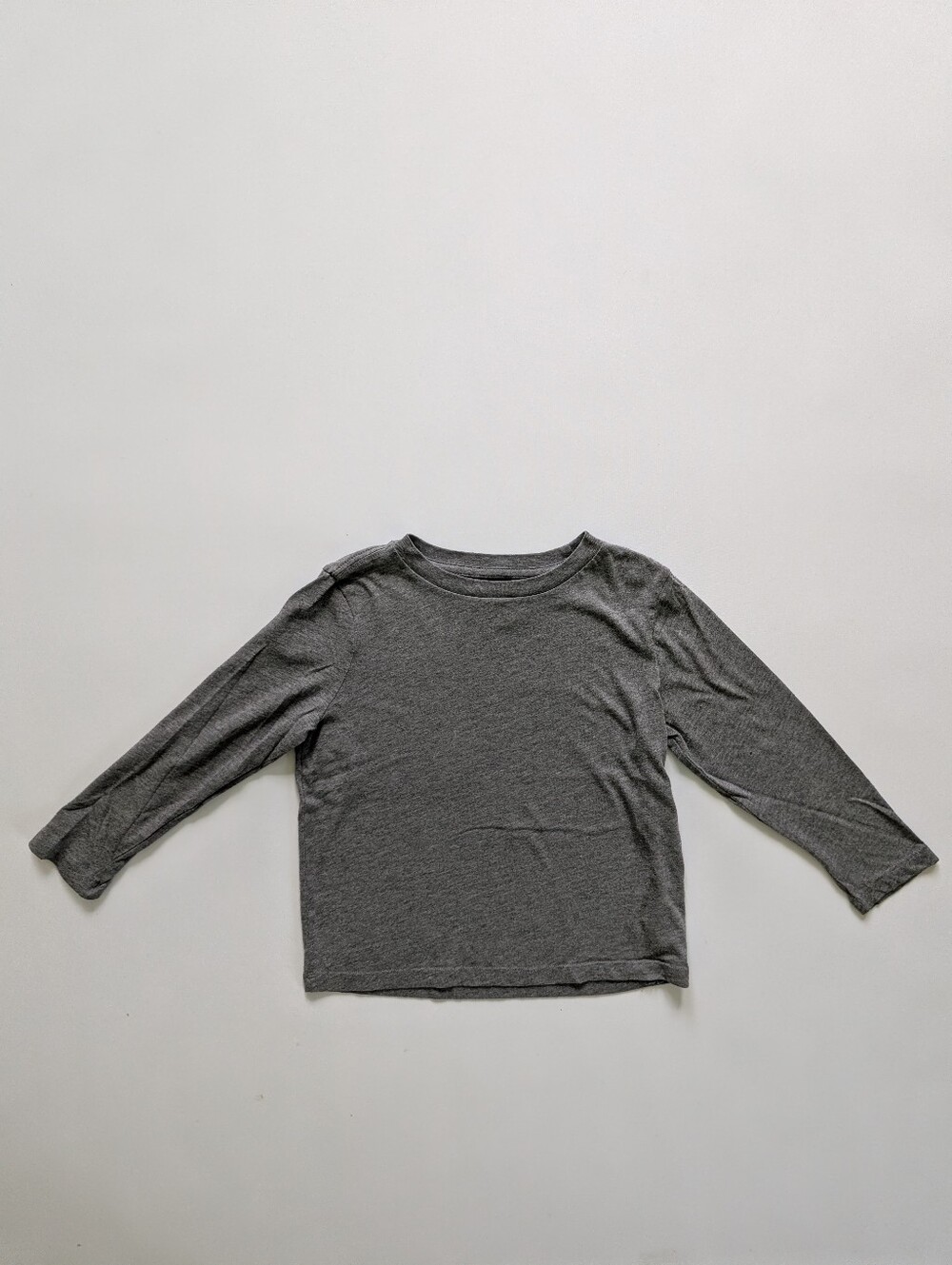 Old Navy Kids' Long Sleeve Charcoal Gray Tee XS